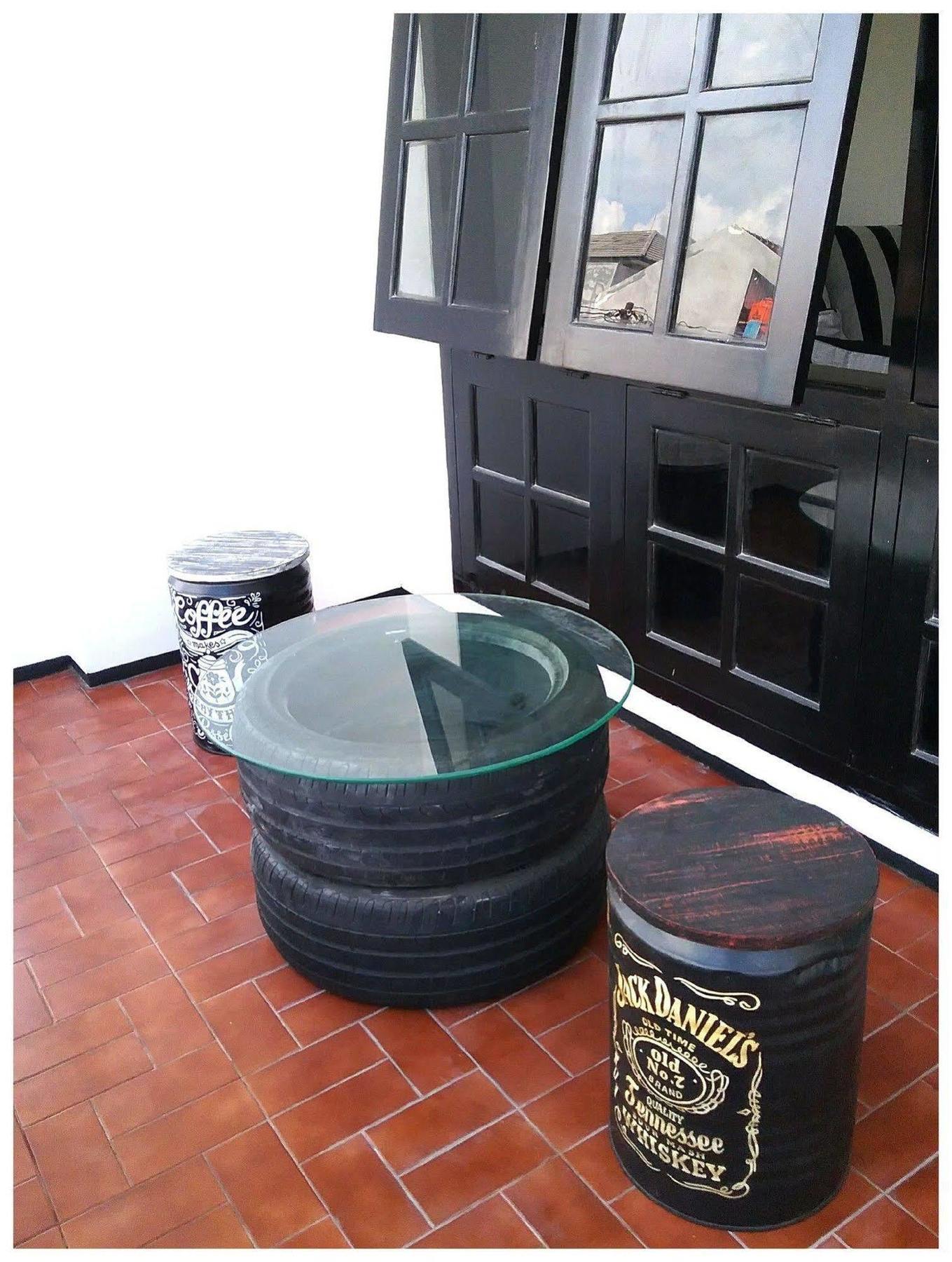 Mess Inn Semarang Exterior photo